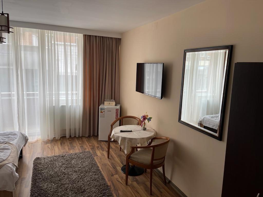 Casa Alex Hotel Târgu Jiu Екстериор снимка