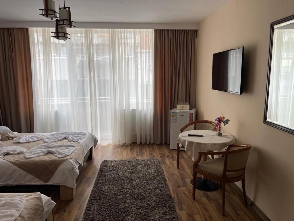 Casa Alex Hotel Târgu Jiu Екстериор снимка