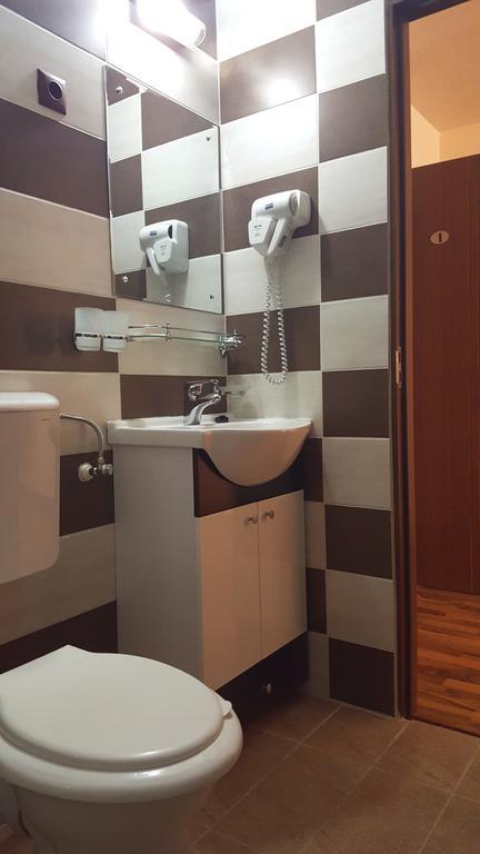 Casa Alex Hotel Târgu Jiu Екстериор снимка