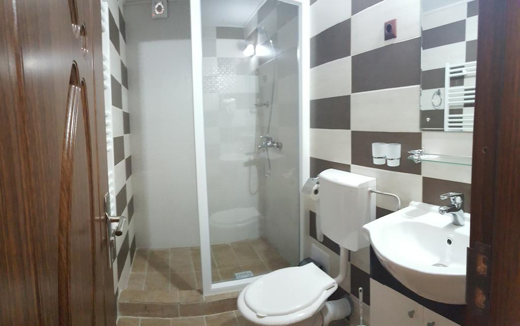 Casa Alex Hotel Târgu Jiu Стая снимка