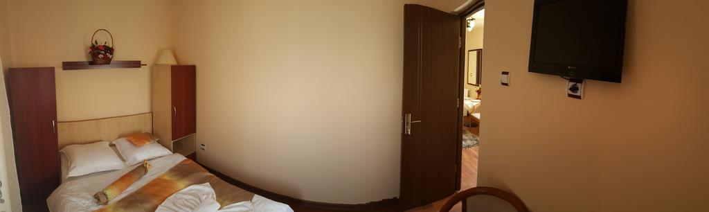 Casa Alex Hotel Târgu Jiu Стая снимка