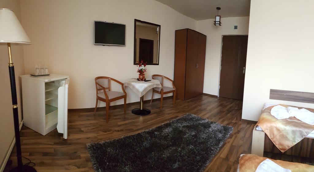 Casa Alex Hotel Târgu Jiu Стая снимка