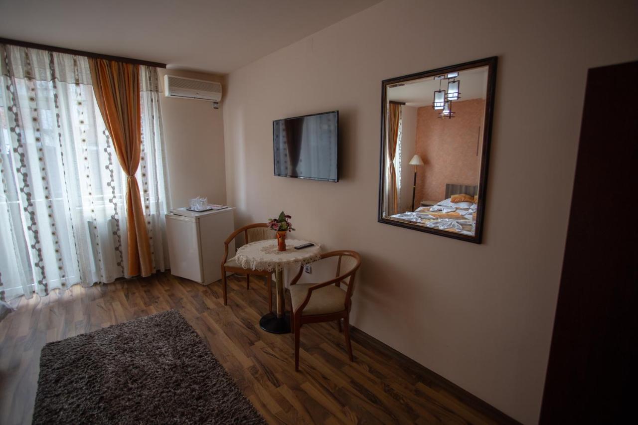 Casa Alex Hotel Târgu Jiu Екстериор снимка