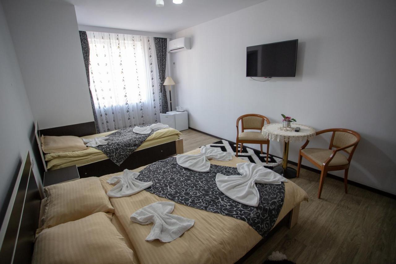 Casa Alex Hotel Târgu Jiu Екстериор снимка