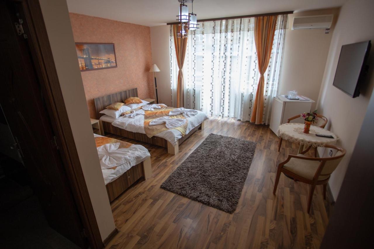 Casa Alex Hotel Târgu Jiu Екстериор снимка