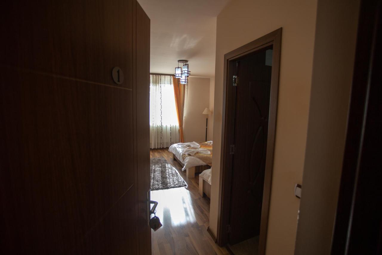 Casa Alex Hotel Târgu Jiu Екстериор снимка