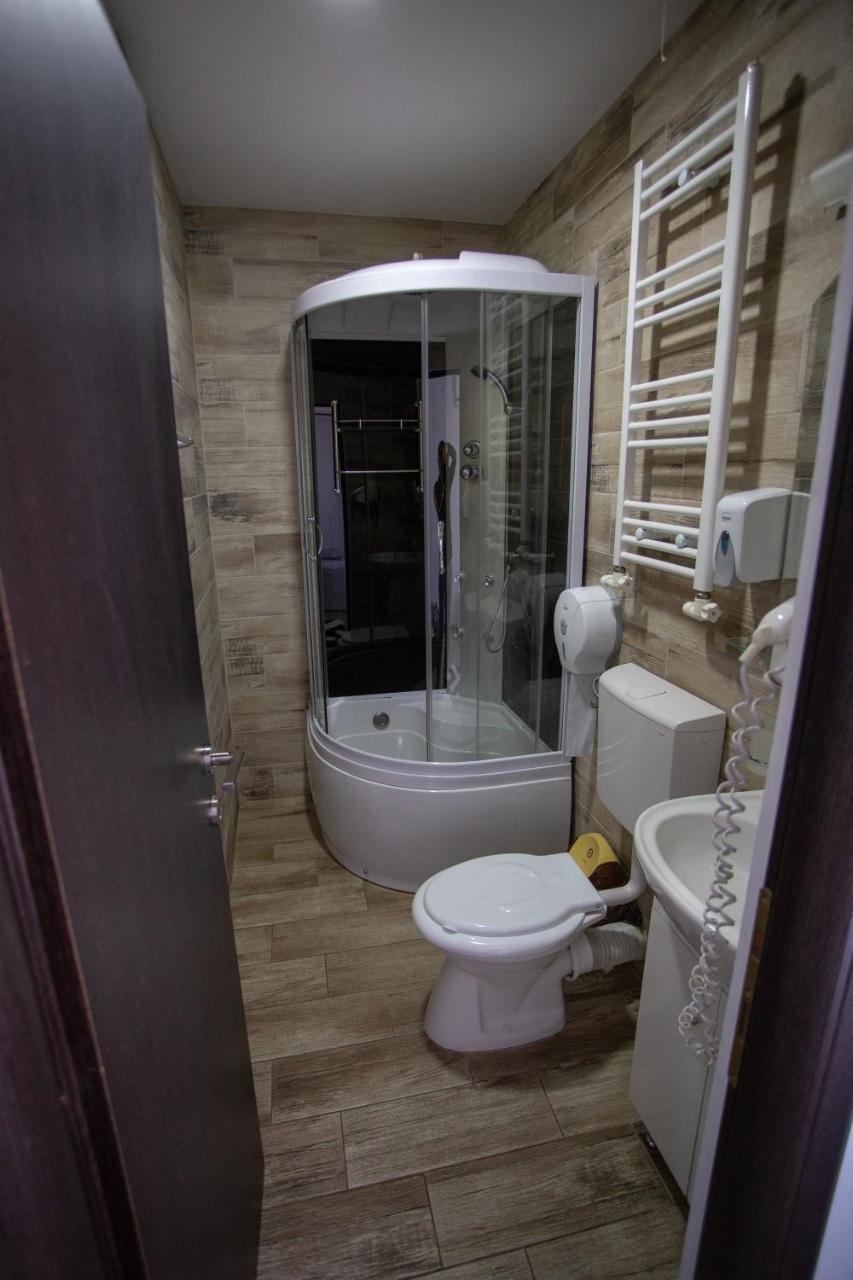 Casa Alex Hotel Târgu Jiu Екстериор снимка
