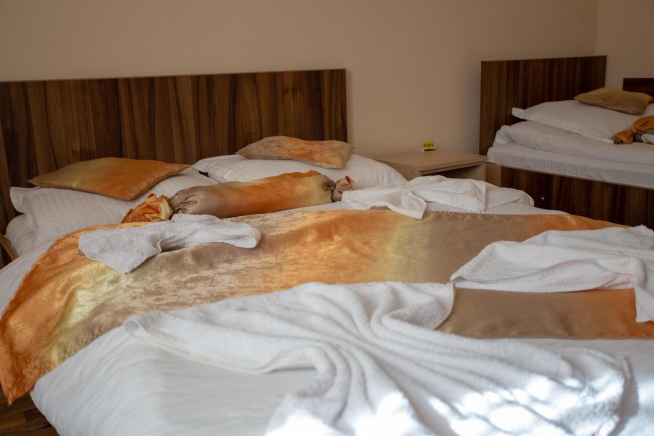 Casa Alex Hotel Târgu Jiu Екстериор снимка