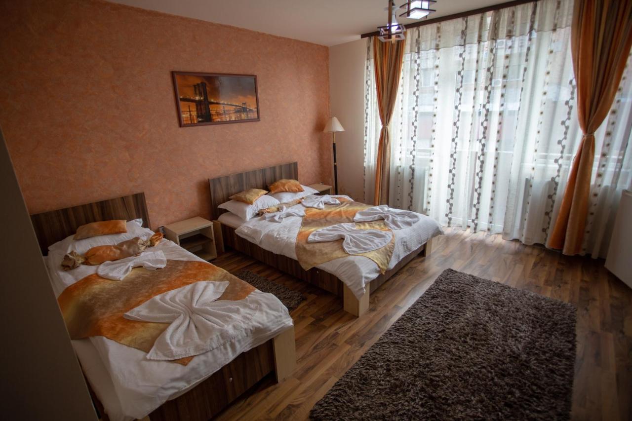 Casa Alex Hotel Târgu Jiu Екстериор снимка
